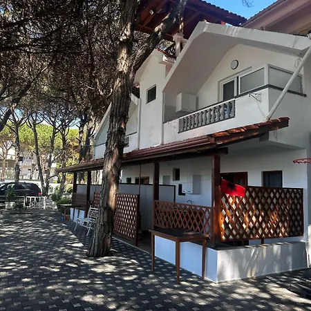 Reni & Appartments 3* Golem (Tirana)